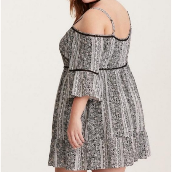 Torrid Mini Challis Off-Shoulder Print Dress 1x - Picture 2 of 8